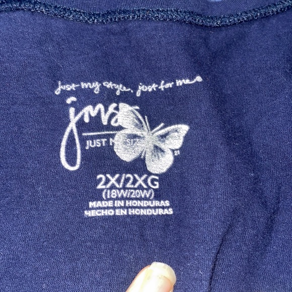 Plus size - Picture 3 of 3